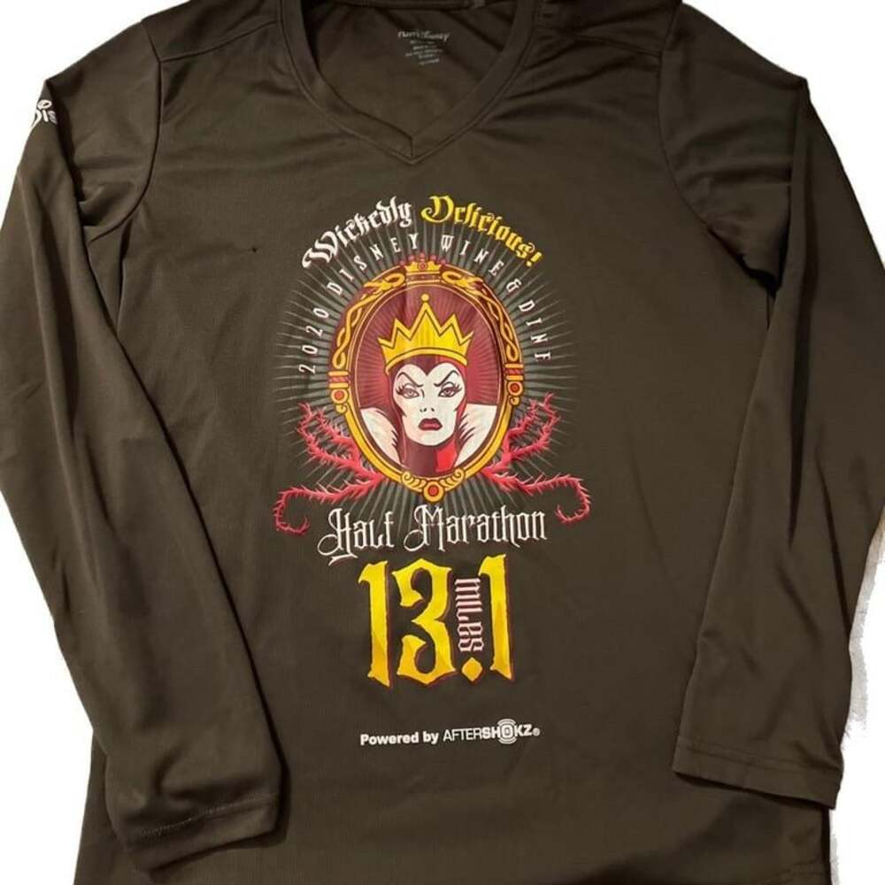 RunDisney Snow White Evil Queen Grimhilde Black Long Sleeve Shirt